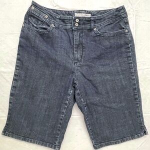 Womens Chico's Platinum Light Wash Denim Bermuda Shorts Size 1.5  Exc. condition
